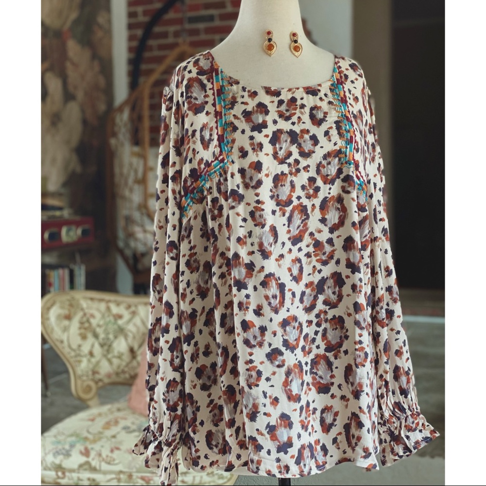 Plus Size Leopard Print Blouse